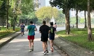 Chạy bộ hùng hục mấy vòng hồ rồi ngồi nhậu đến khuya