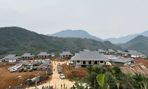 Bàn giao 40 ngôi nhà tái thiết Làng Nủ Bàn giao 40 ngôi nhà tái thiết Làng Nủ