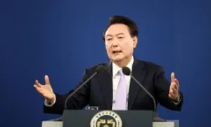 Tổng thống Hàn Quốc bị cáo buộc yêu cầu cận vệ dùng vũ khí chặn điều tra viên Tổng thống Hàn Quốc bị cáo buộc yêu cầu cận vệ dùng vũ khí chặn điều tra viên