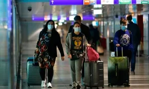 Phe cực hữu Đức bị điều tra vì phát 'vé trục xuất' cho người nhập cư Phe cực hữu Đức bị điều tra vì phát 'vé trục xuất' cho người nhập cư