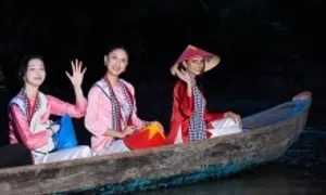 Dàn hoa hậu quốc tế trải nghiệm sông nước miệt vườn Dàn hoa hậu quốc tế trải nghiệm sông nước miệt vườn