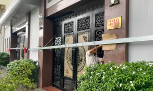 Người dân bảo vệ tài sản, chạy bão Kalmaegi