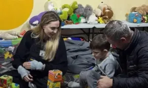 Chuyến thăm Ukraine của Angelina Jolie xáo trộn vì tài xế 'bị bắt đi lính'